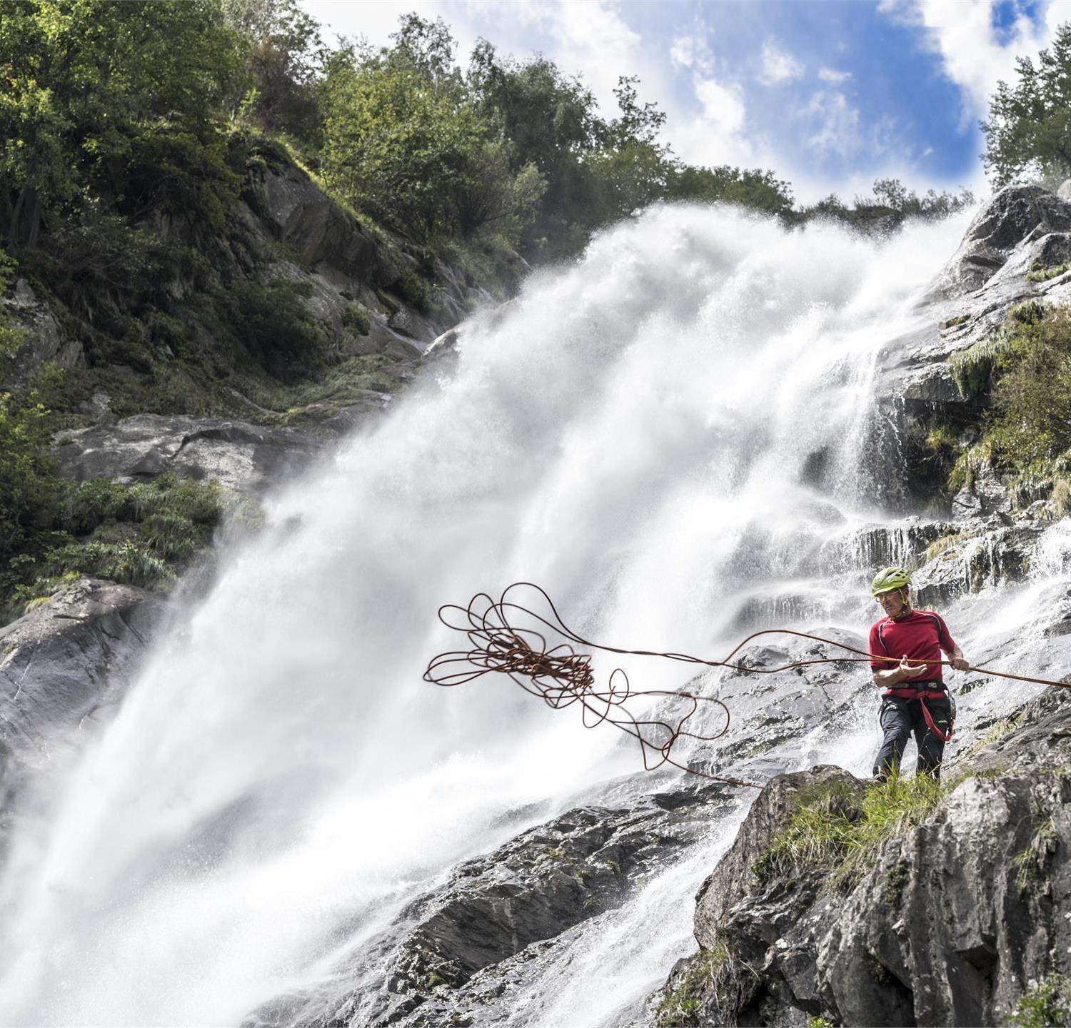 Foto per Discesa in corda lungo la cascata di Parcines